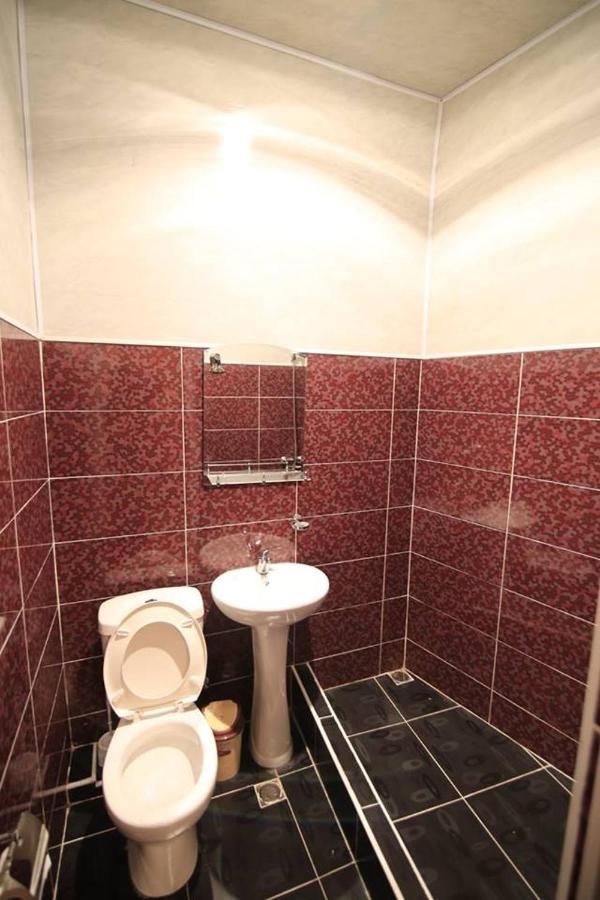 Hotel Tedi Кварели Екстериор снимка