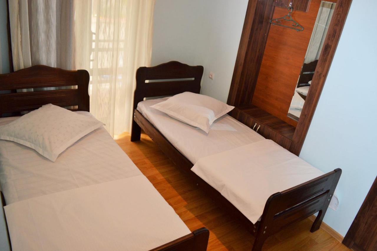 Hotel Tedi Кварели Екстериор снимка