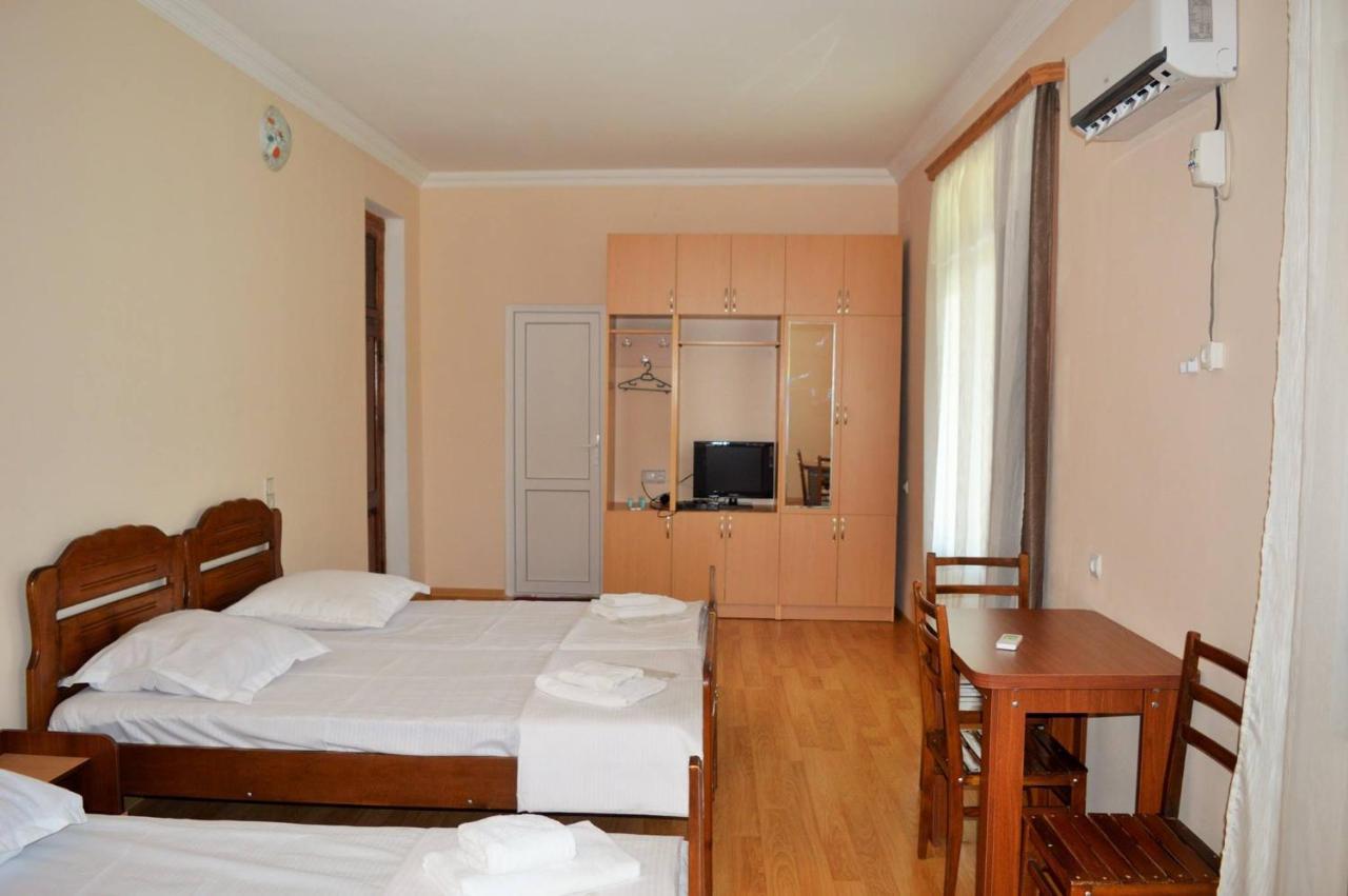Hotel Tedi Кварели Екстериор снимка