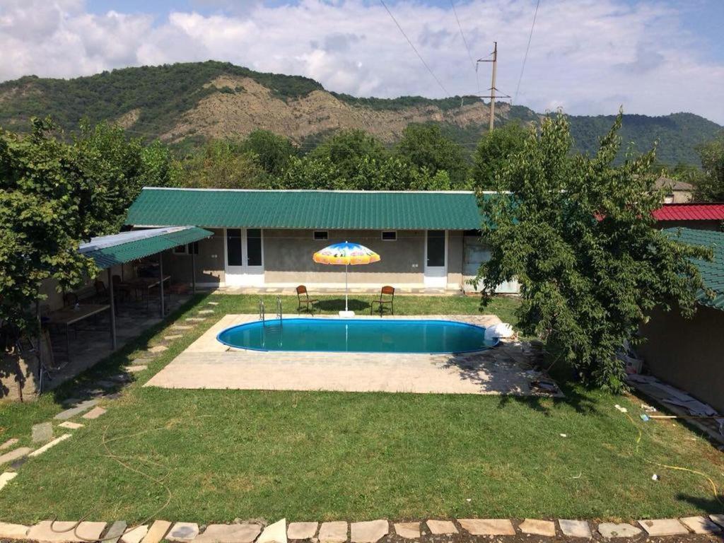 Hotel Tedi Кварели Екстериор снимка