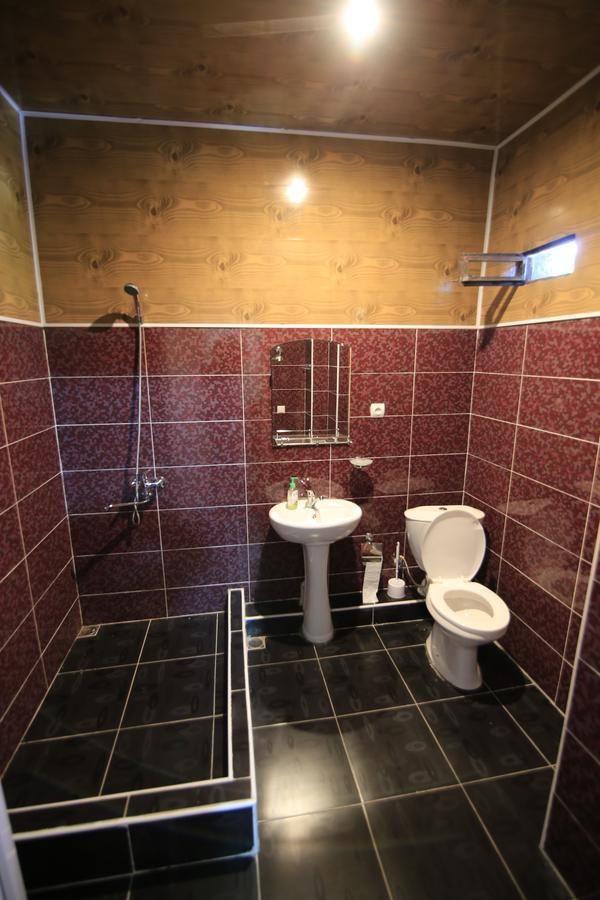 Hotel Tedi Кварели Екстериор снимка
