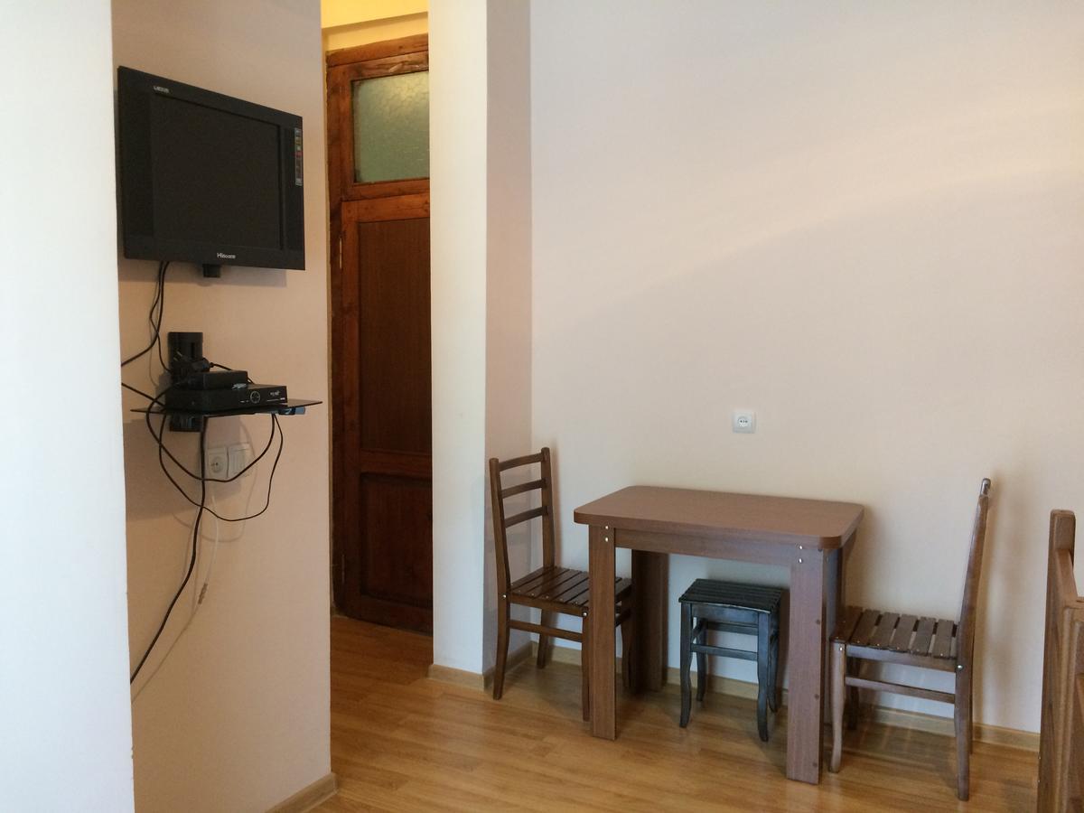 Hotel Tedi Кварели Екстериор снимка