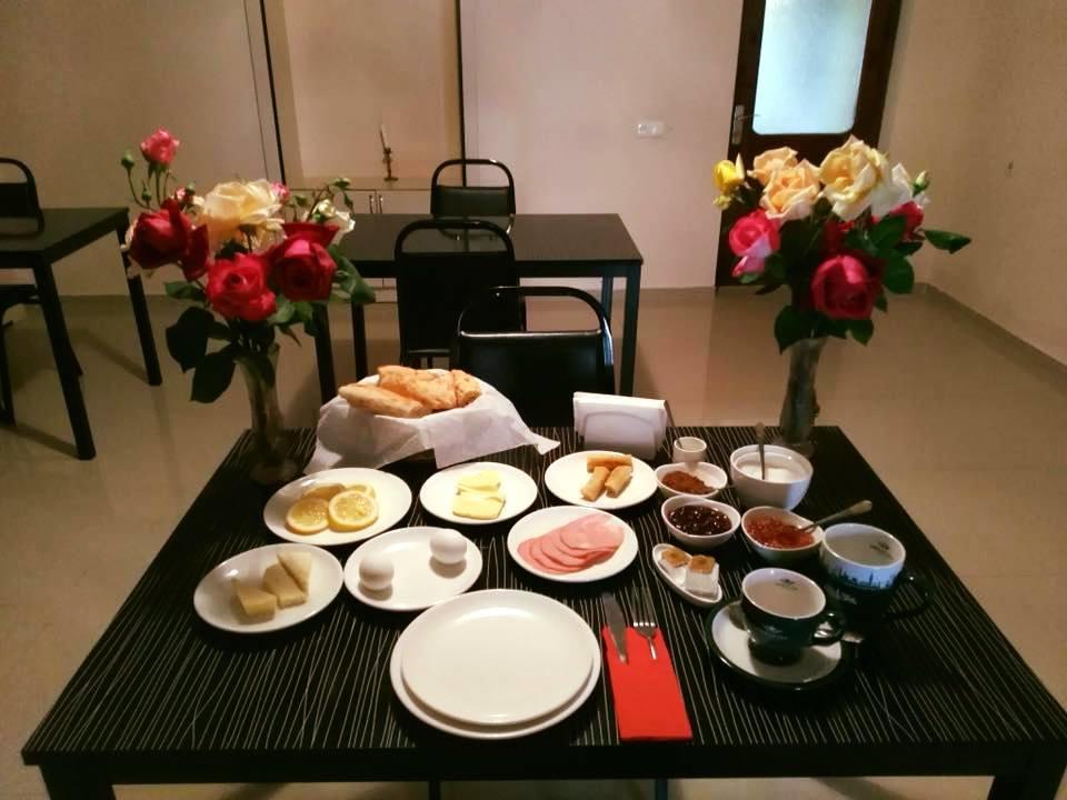 Hotel Tedi Кварели Екстериор снимка