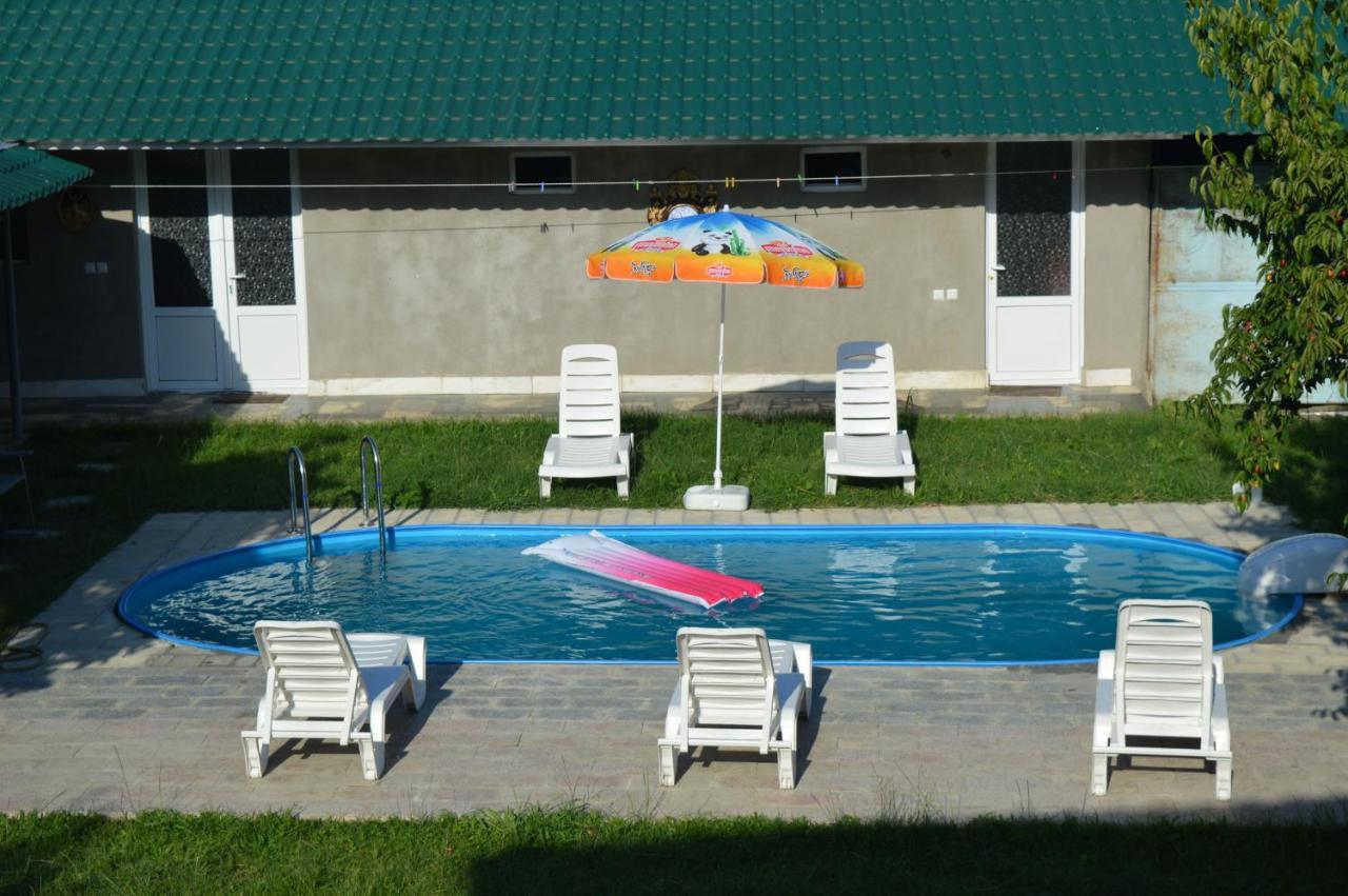 Hotel Tedi Кварели Екстериор снимка