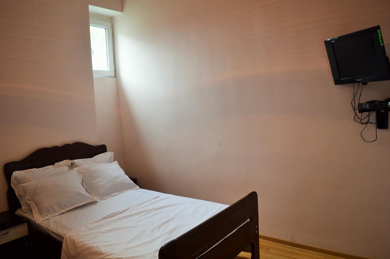 Hotel Tedi Кварели Екстериор снимка