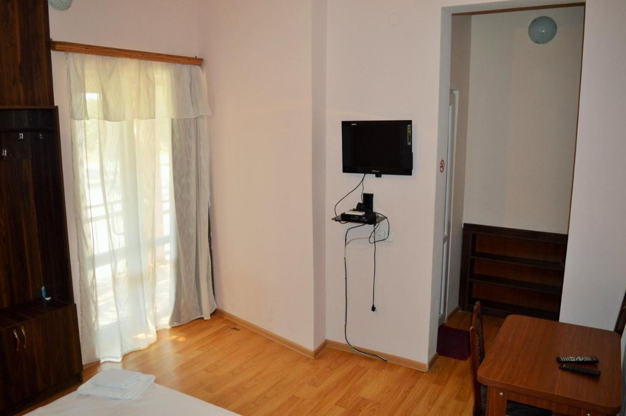 Hotel Tedi Кварели Екстериор снимка